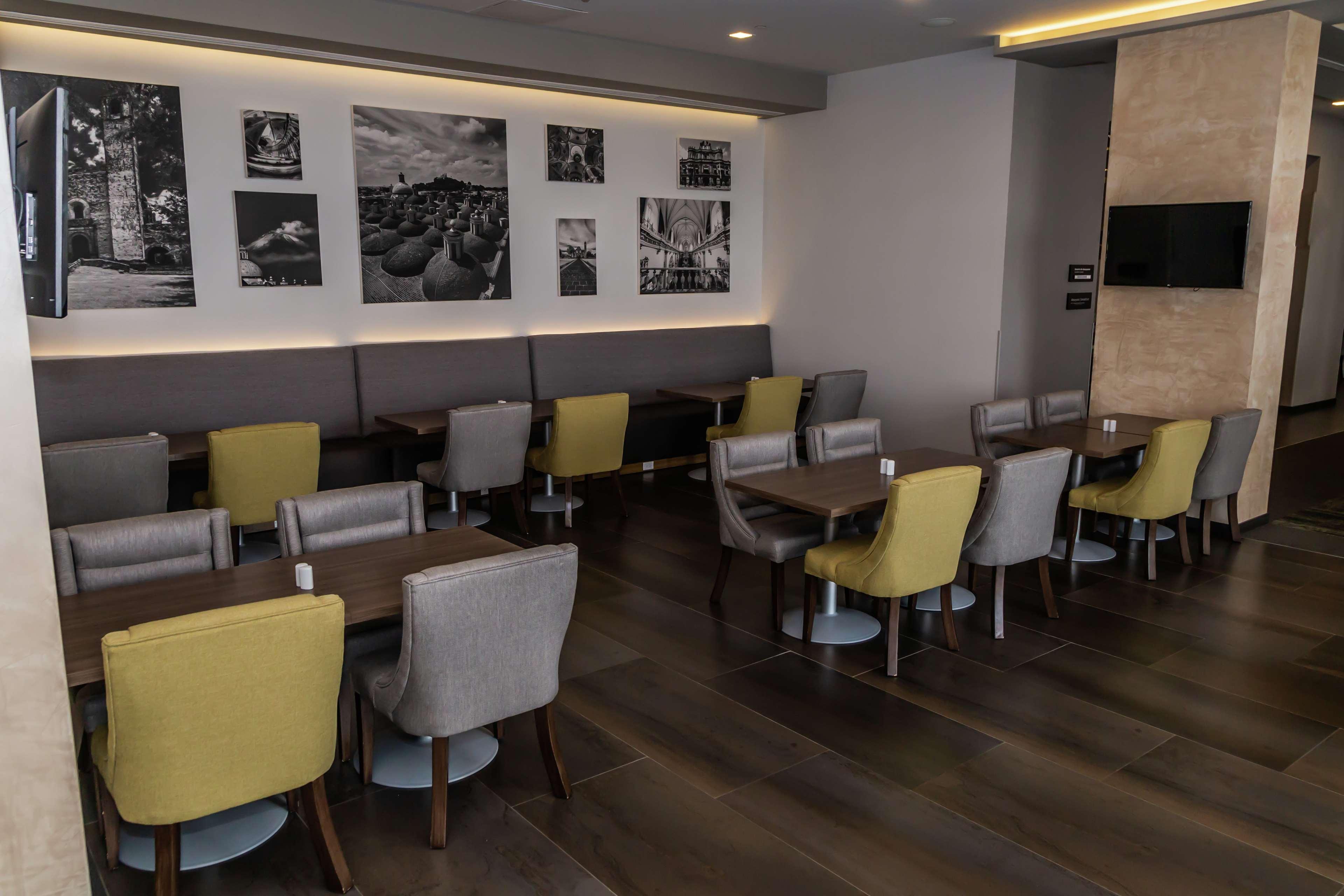 Hampton Inn & Suites By Hilton Пуэбла Экстерьер фото